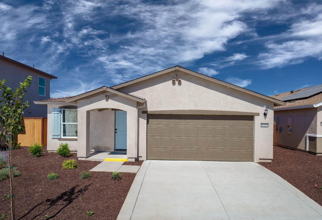 4450 Greenshank Way - Photo 1