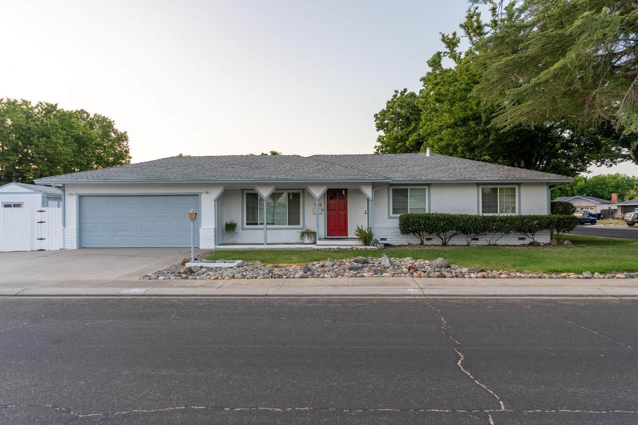 1613 Dwight Lane - Photo 1