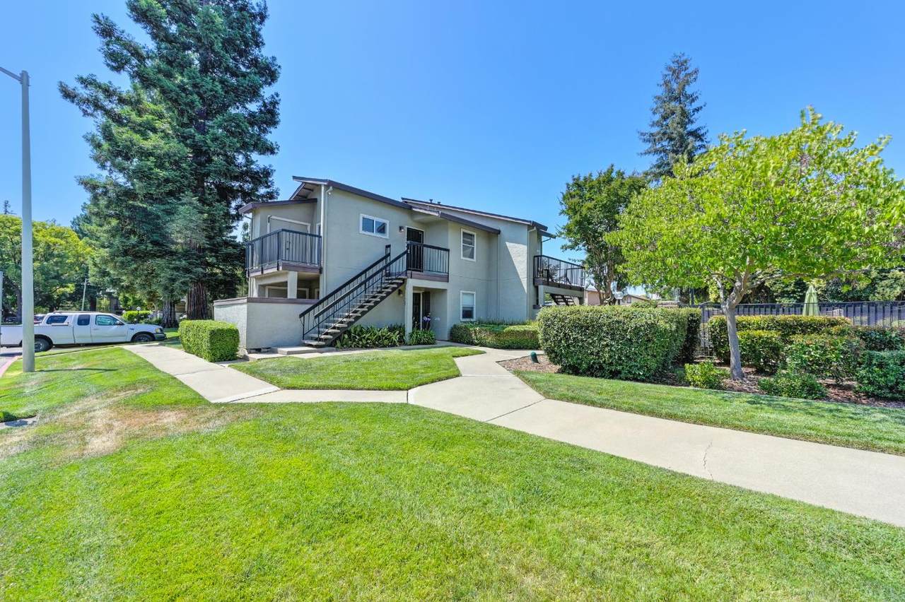 121 Luna Grande Circle - Photo 1