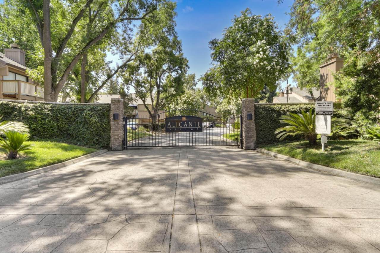 521 Woodside Oaks - Photo 1