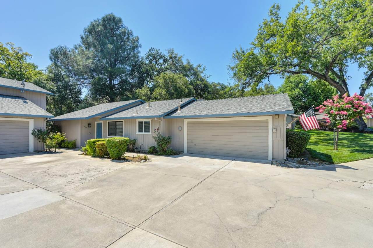 4042 Quarry Court - Photo 1