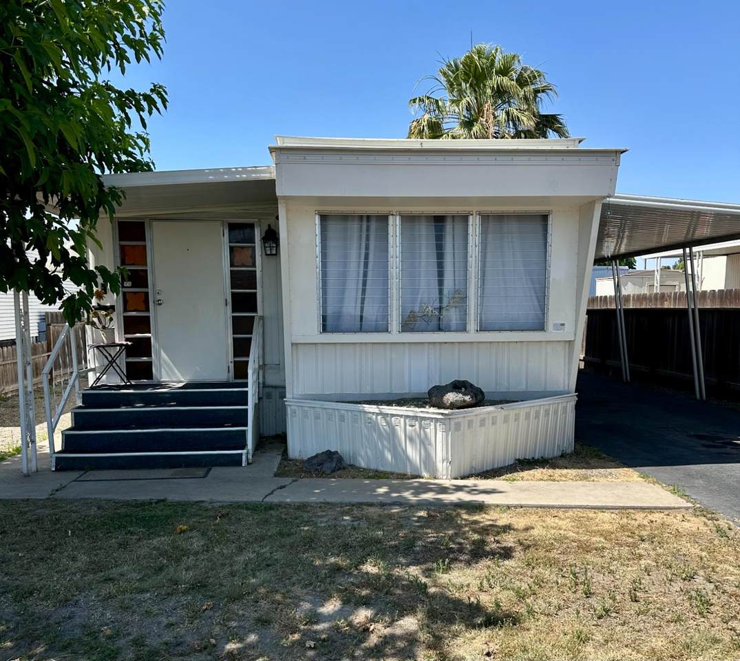 425 20th Century Boulevard - Photo 1