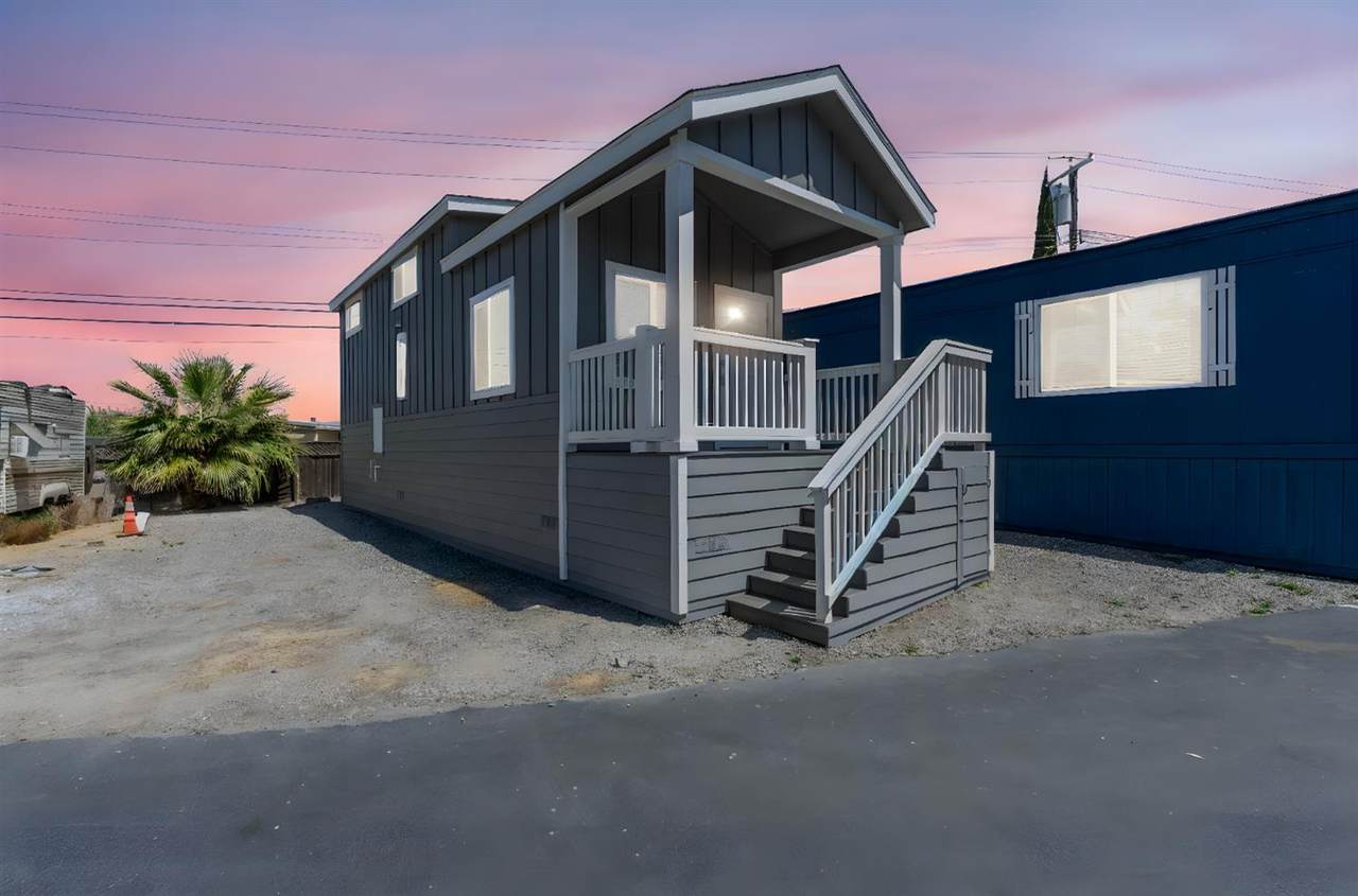 4610 Gateway Rd - Photo 1