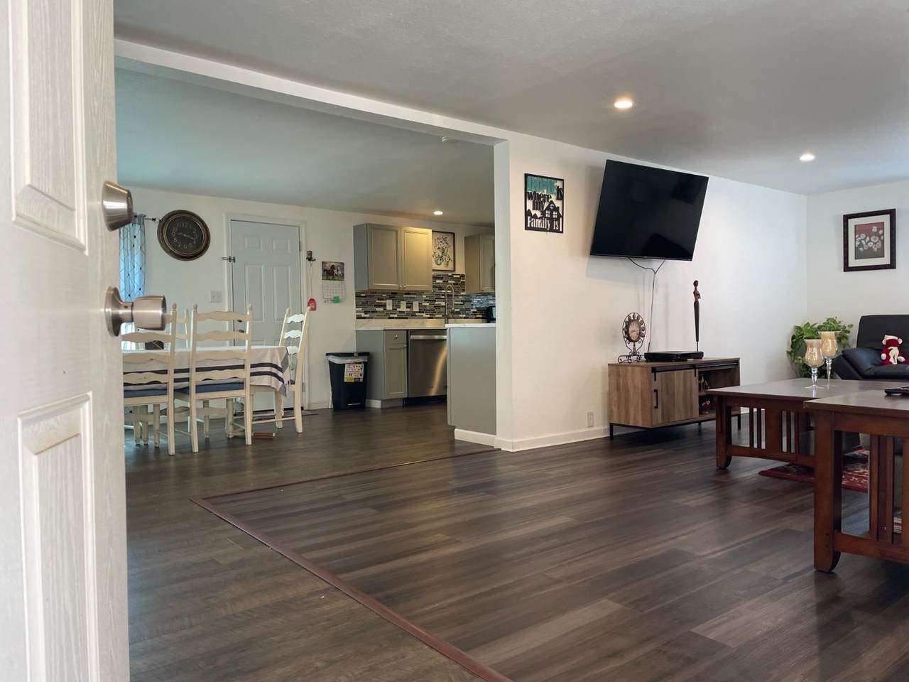 604 Pringle Avenue - Photo 1