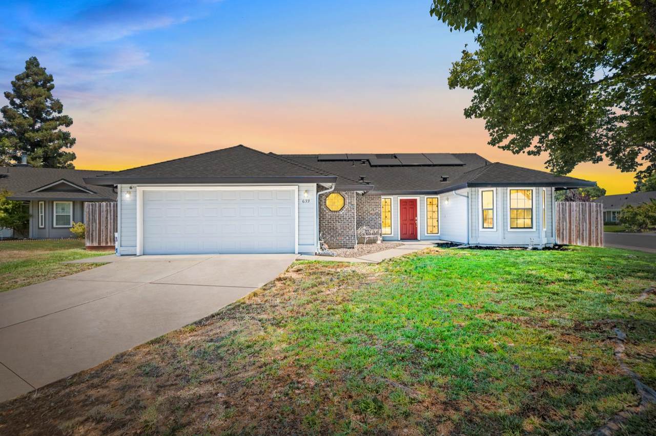 633 Holly Court - Photo 1