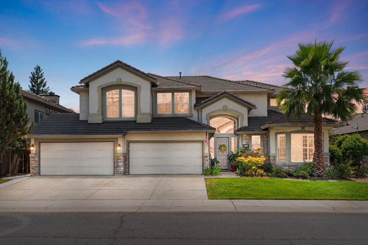 230 Hawkcrest Circle - Photo 1