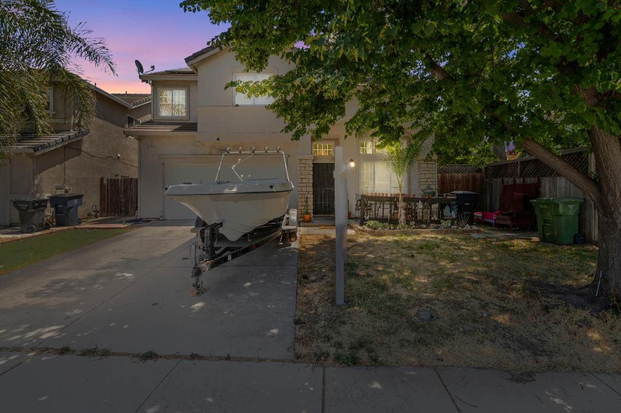 1422 Greenwillow Way - Photo 1