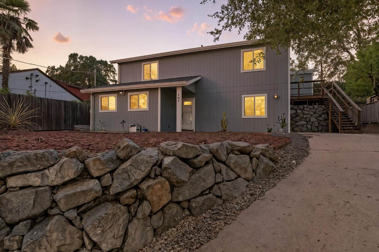 207 Anita Street - Photo 1