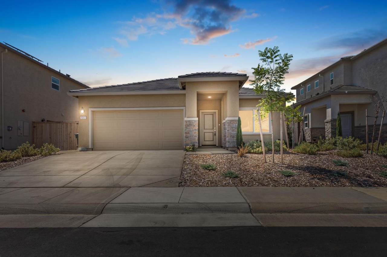 1317 River Run Circle - Photo 1