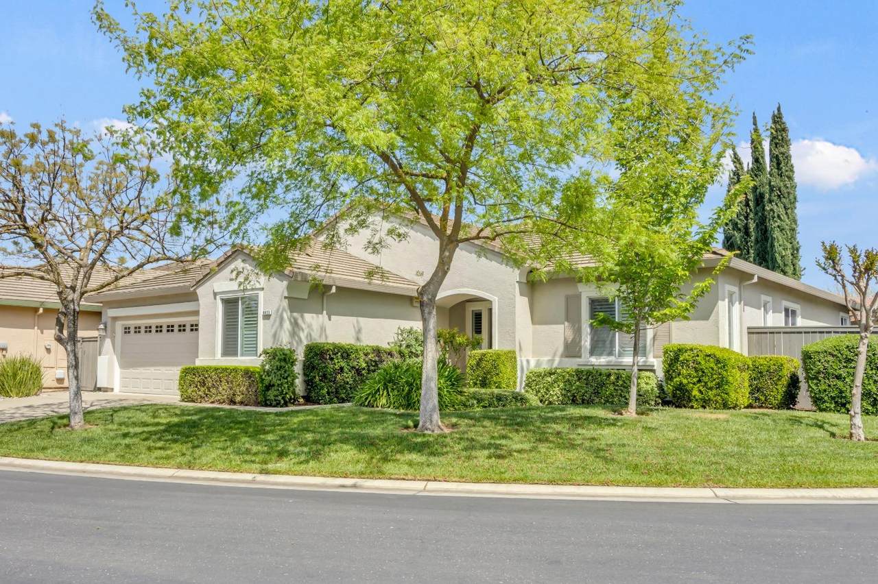 9423 Snow Lake Place - Photo 1
