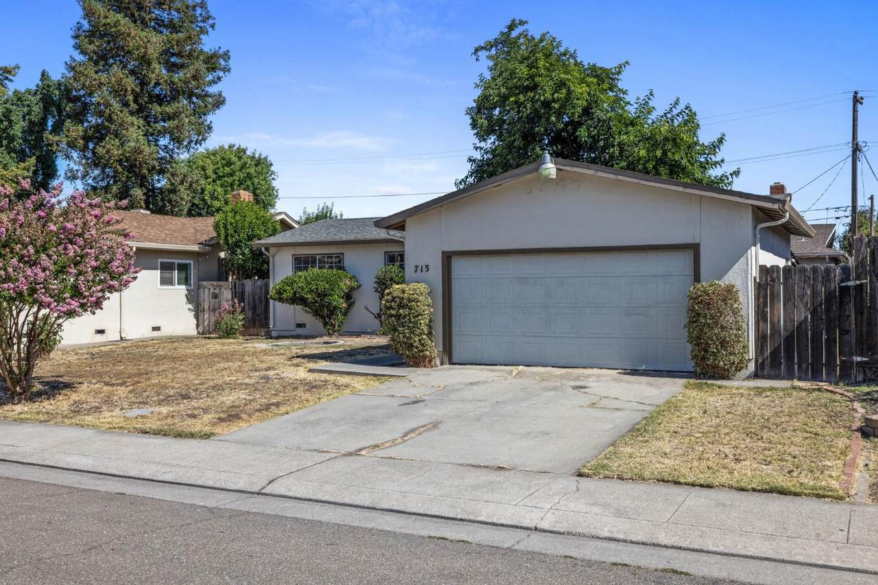 713 Pio Pica Avenue - Photo 1