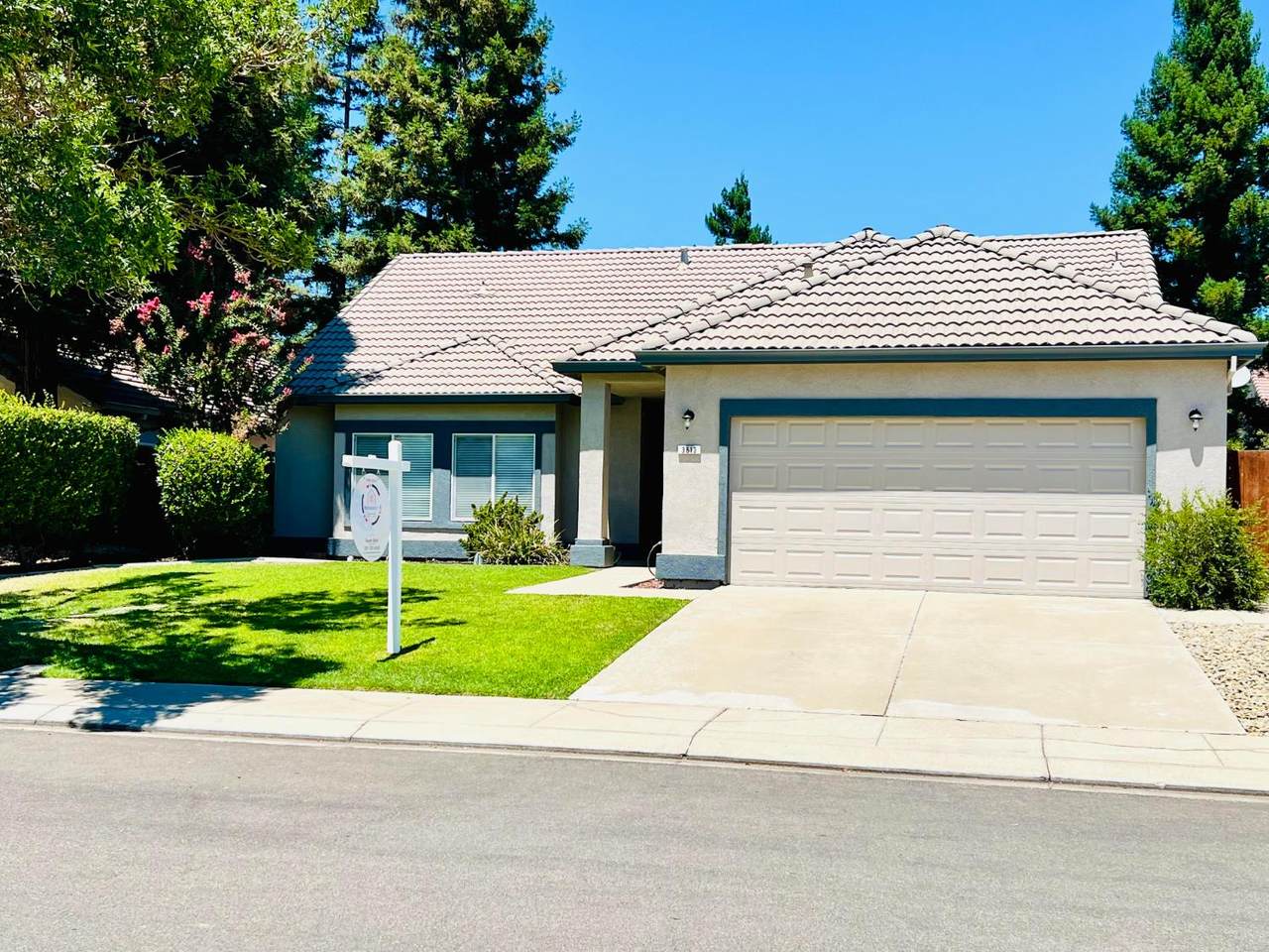 3613 Glencrest Drive - Photo 1
