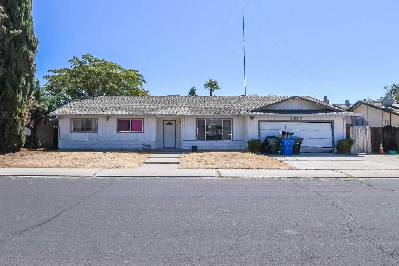 1870 Pecanwood Avenue - Photo 1