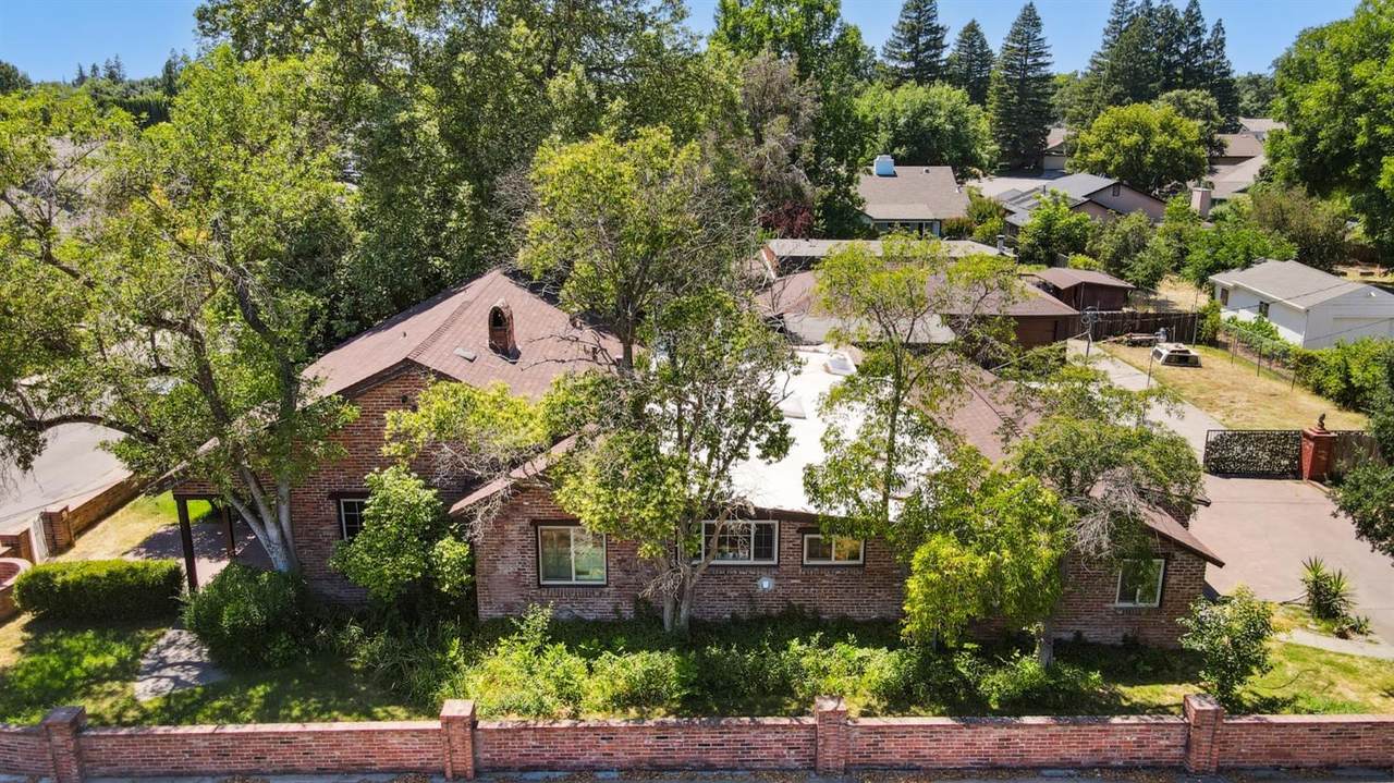 2551 Garfield Avenue - Photo 1
