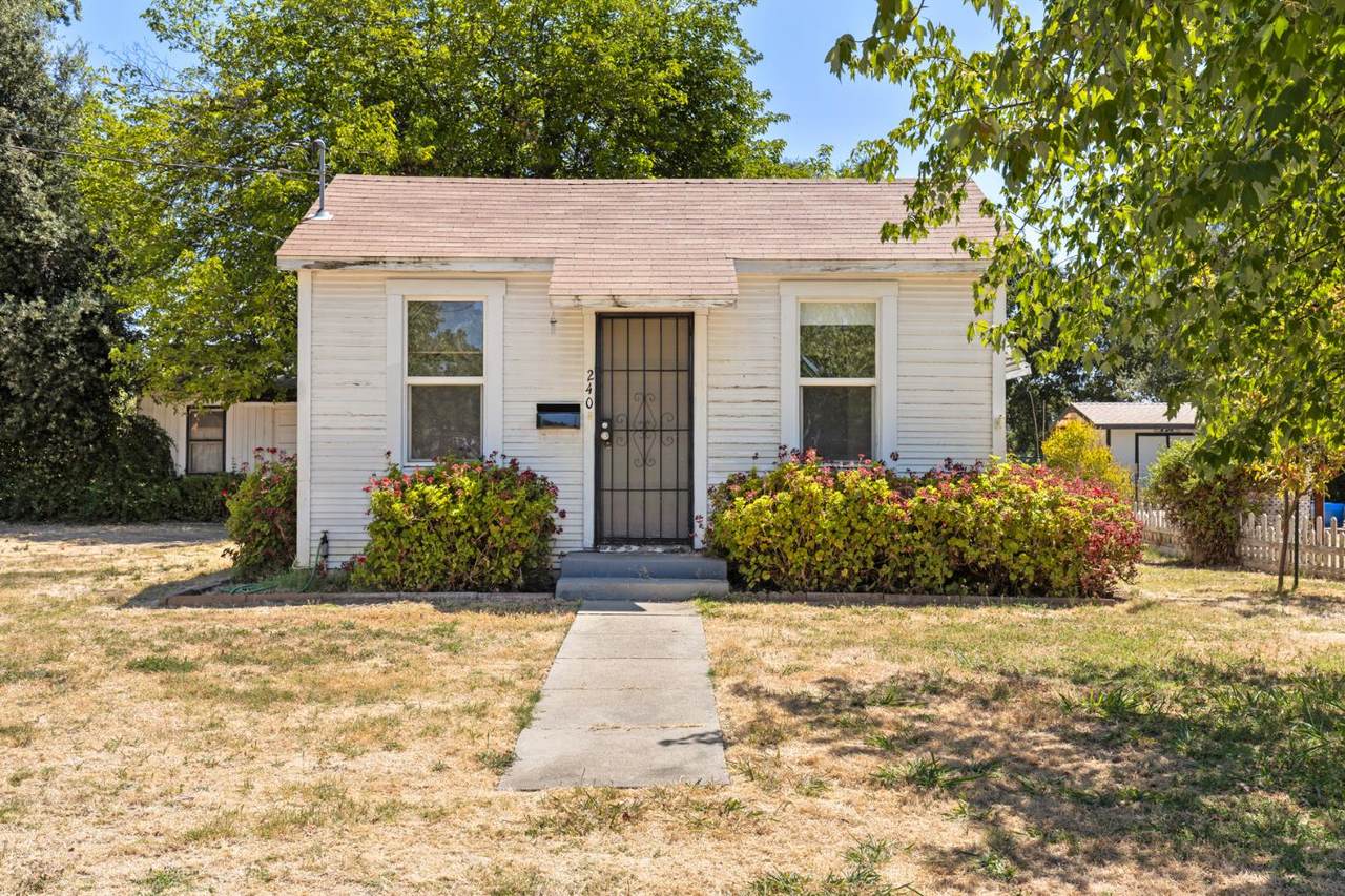 240 Haskell St - Photo 1