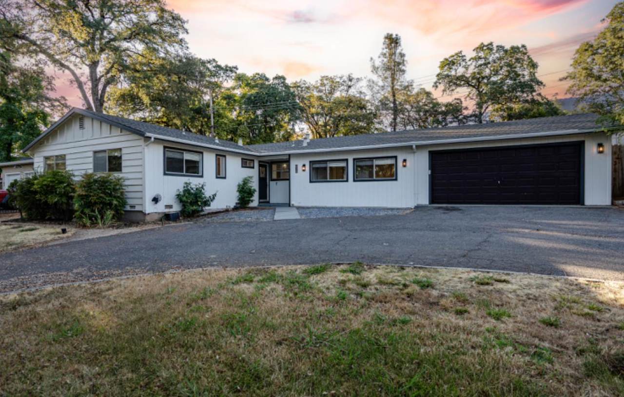 275 Carriage Lane - Photo 1