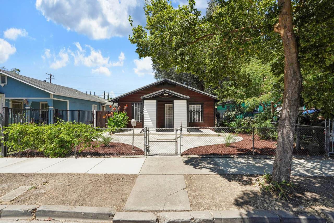 711 Oso Street - Photo 1