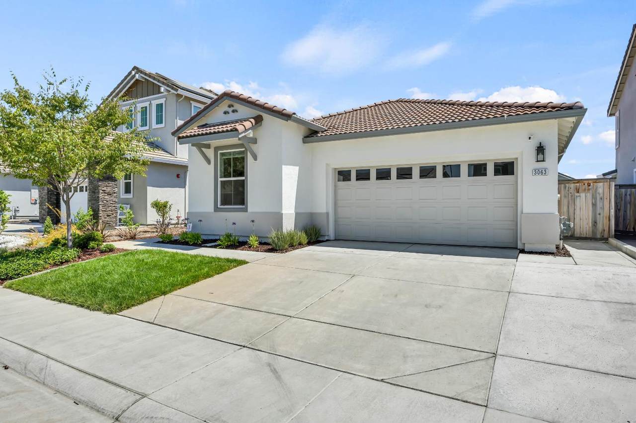 3063 Ridgecrest Drive - Photo 1