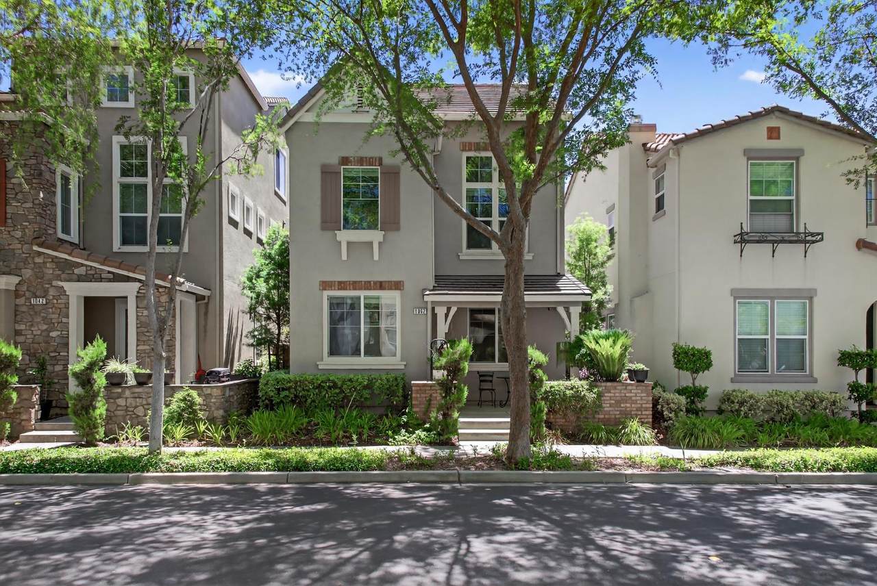1062 Acland Way - Photo 1