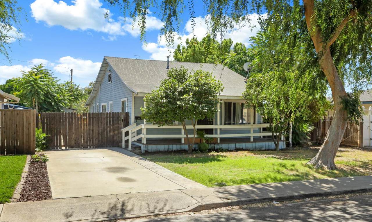 320 Grant Avenue - Photo 1