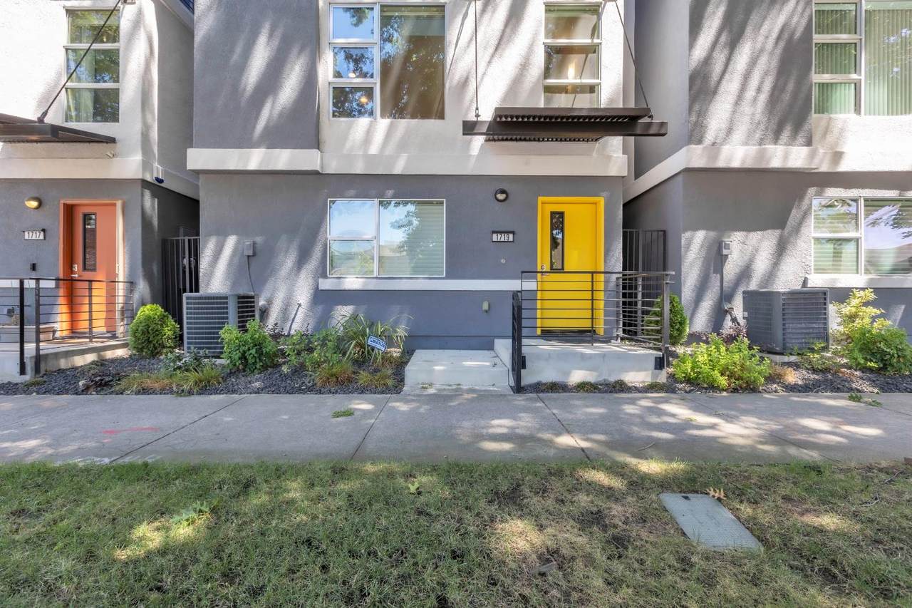 1719 6th Street - Photo 1