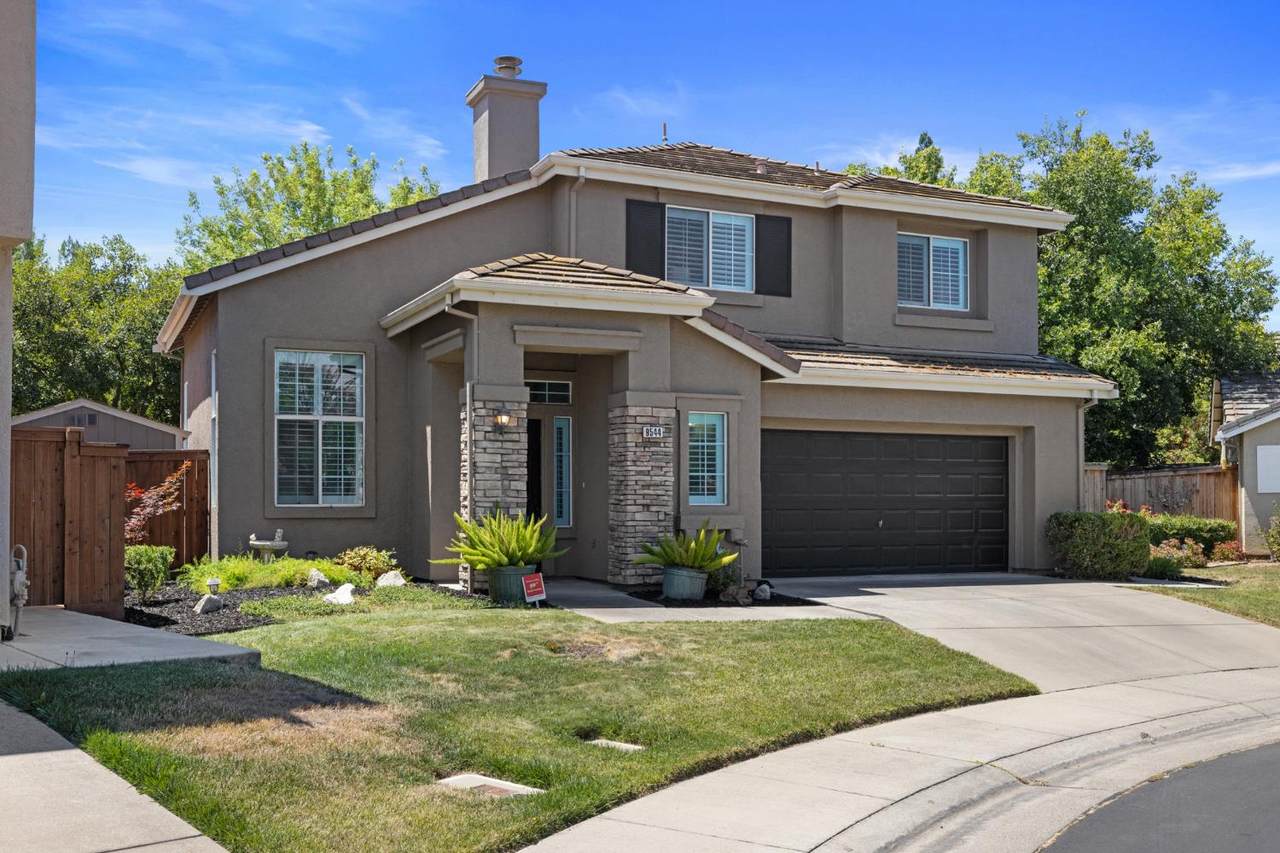 9544 Lakewind Lane - Photo 1