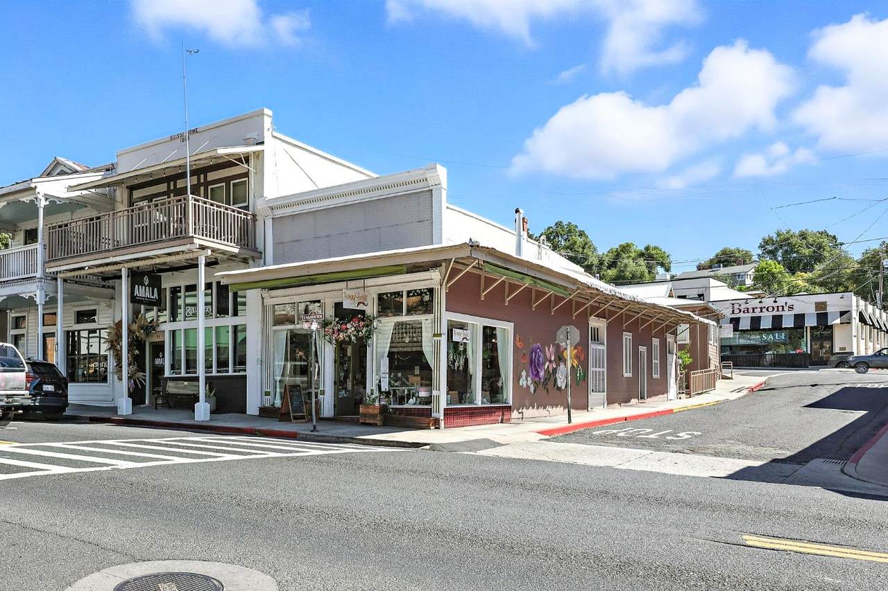 35 Washington Street - Photo 1