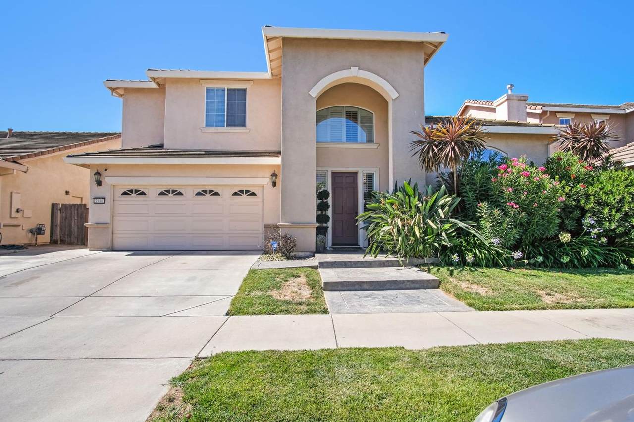3880 Old Oak Drive - Photo 1