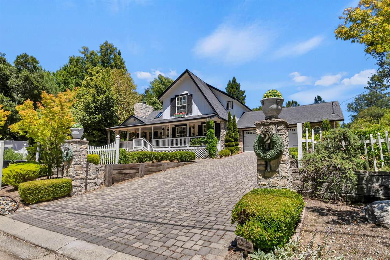800 Rebecca Drive - Photo 1