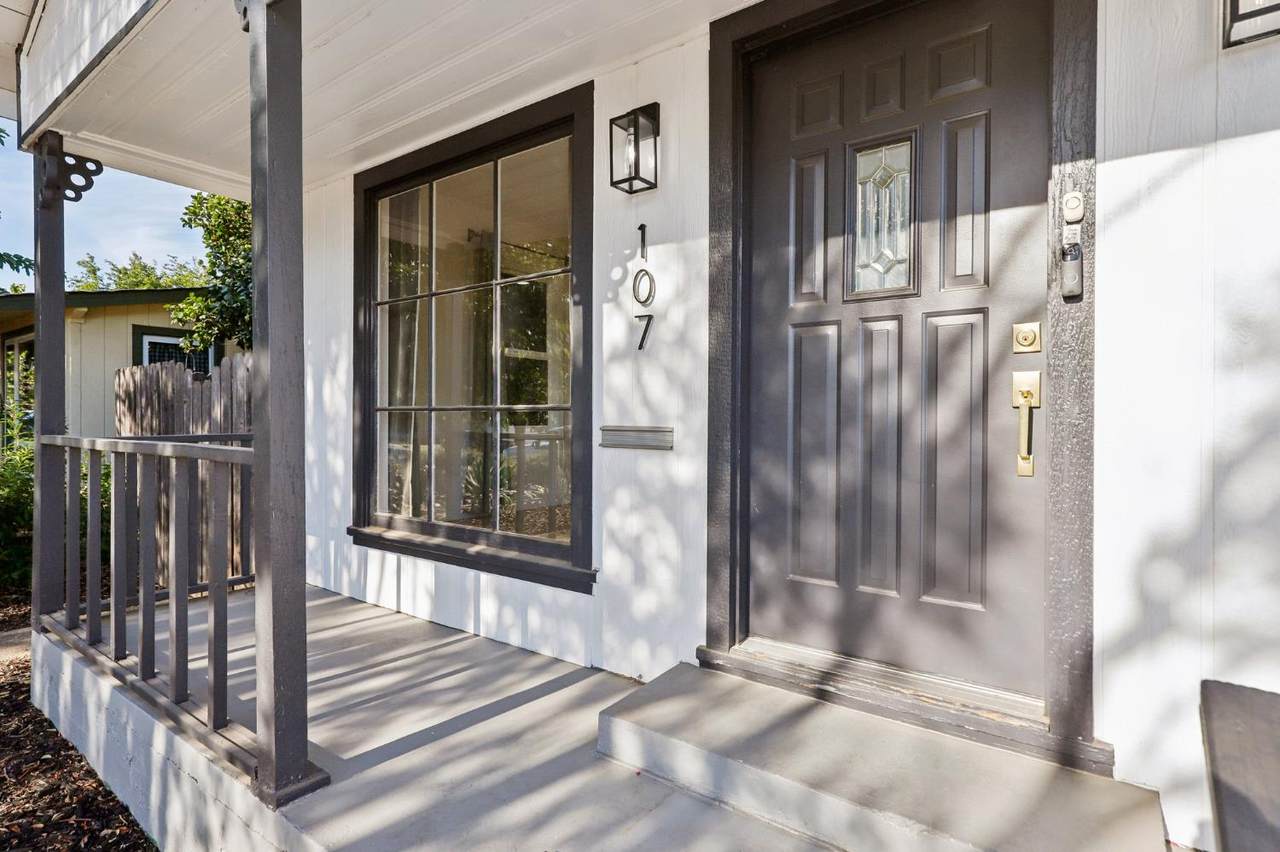107 J Street - Photo 1