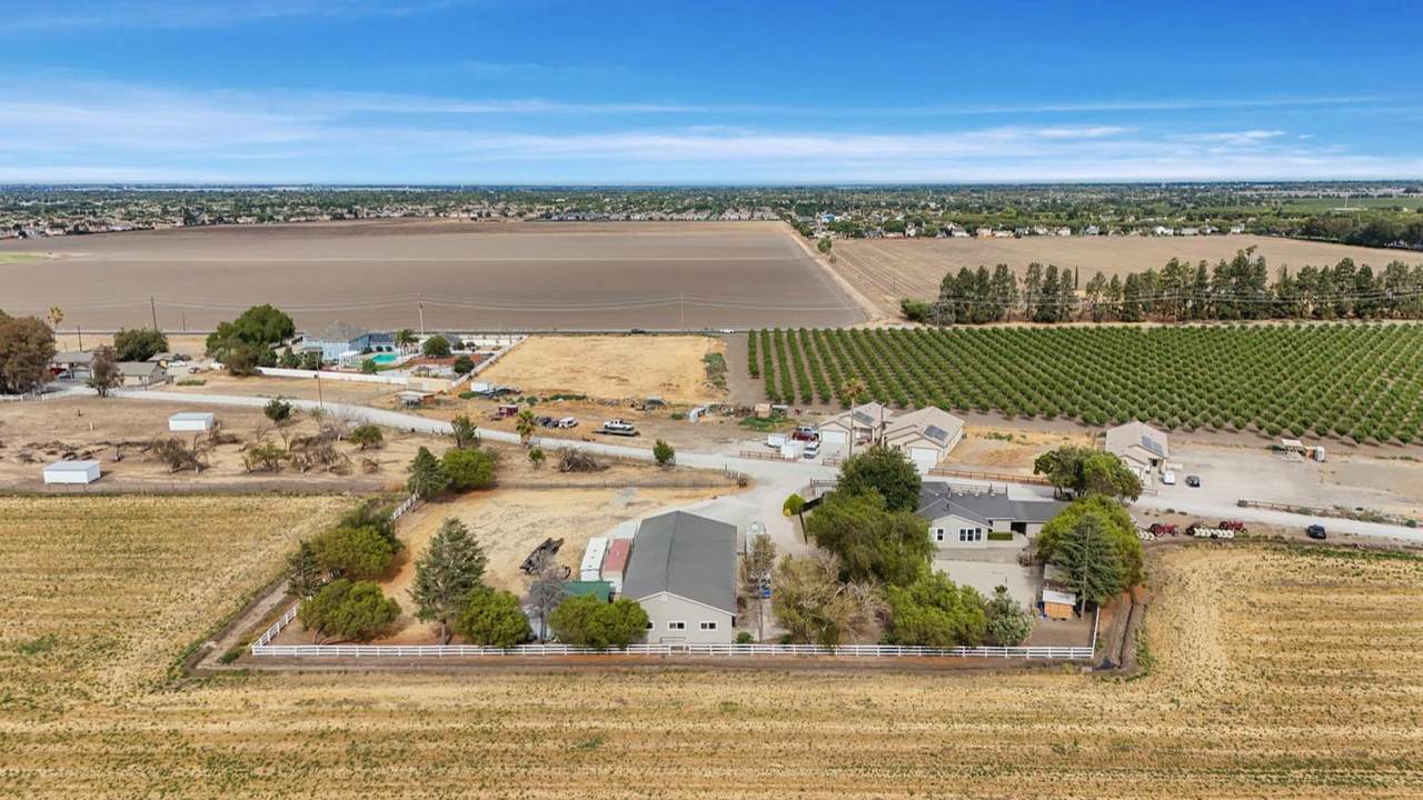 https://bt-photos.global.ssl.fastly.net/sacramento/1280_boomver_1_560901453-2.jpg