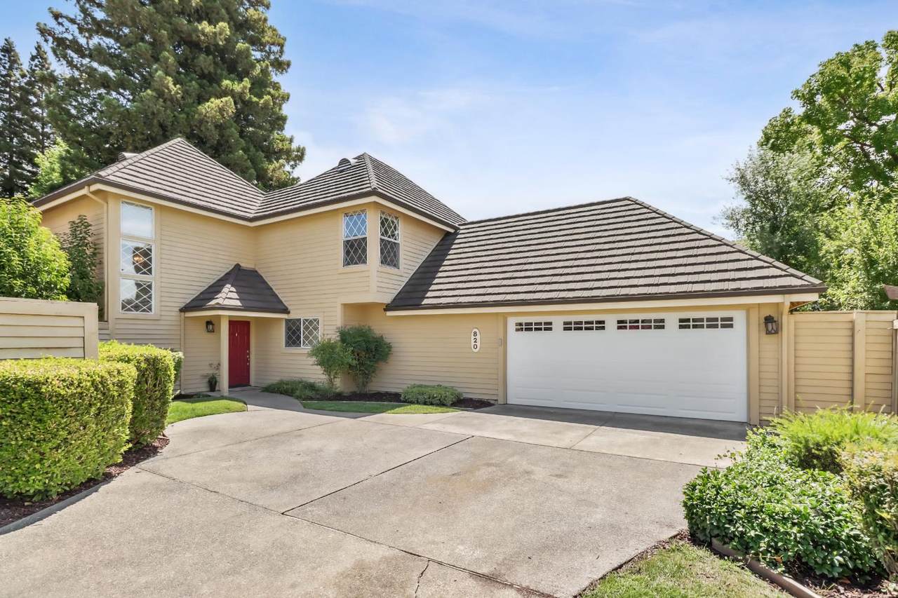 820 Lake Front Drive - Photo 1