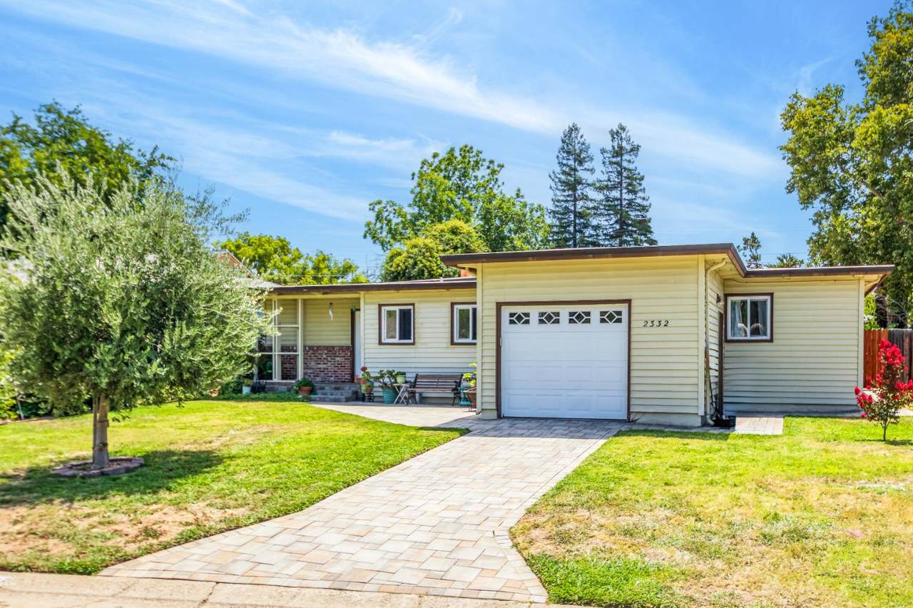 2332 Lloyd Lane - Photo 1