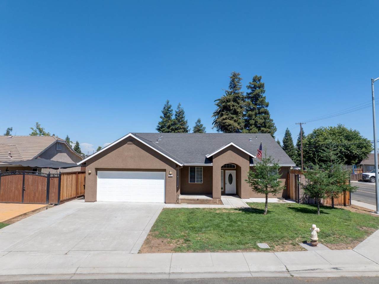 4000 Chica Avenue - Photo 1