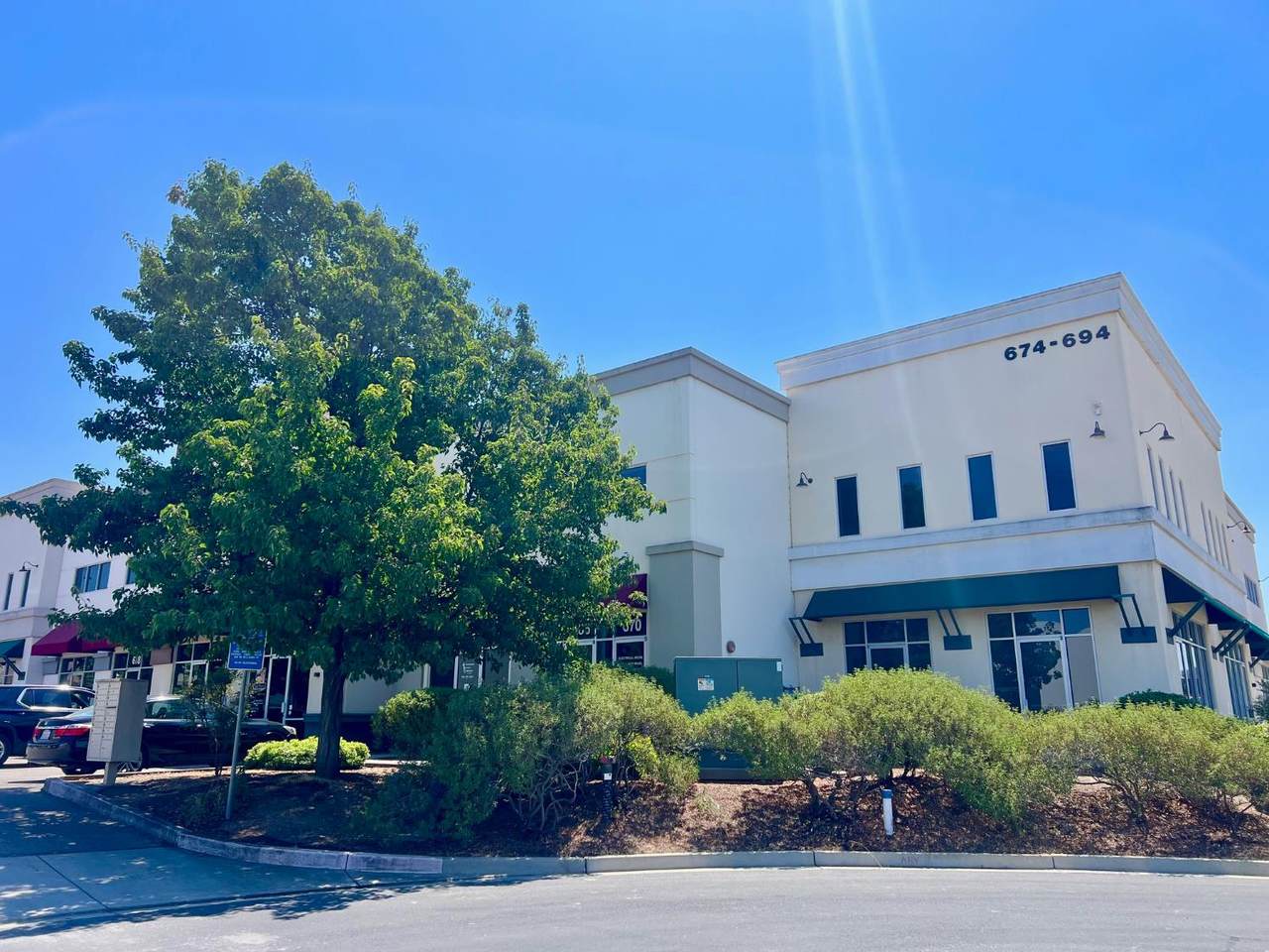 690 Pinnacle Place - Photo 1