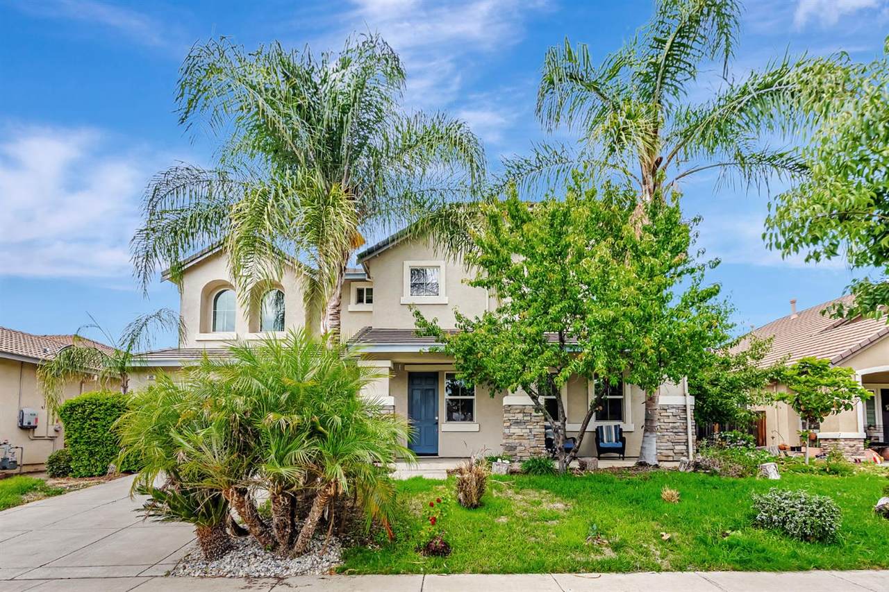 141 Pescara Boulevard - Photo 1