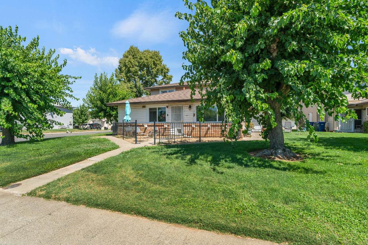 9059 Pinata Way - Photo 1