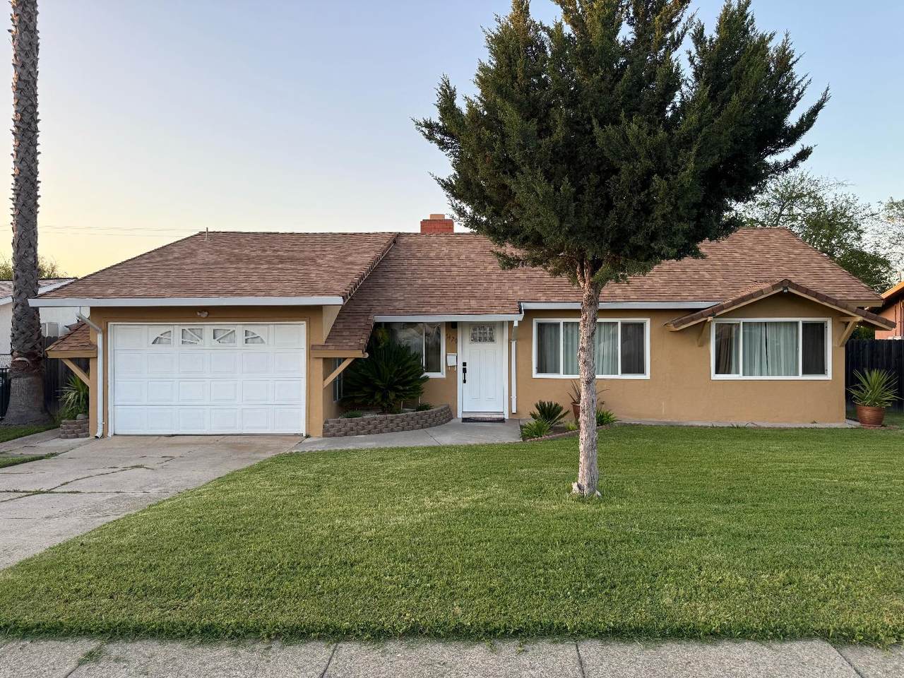 7429 Summer Avenue - Photo 1