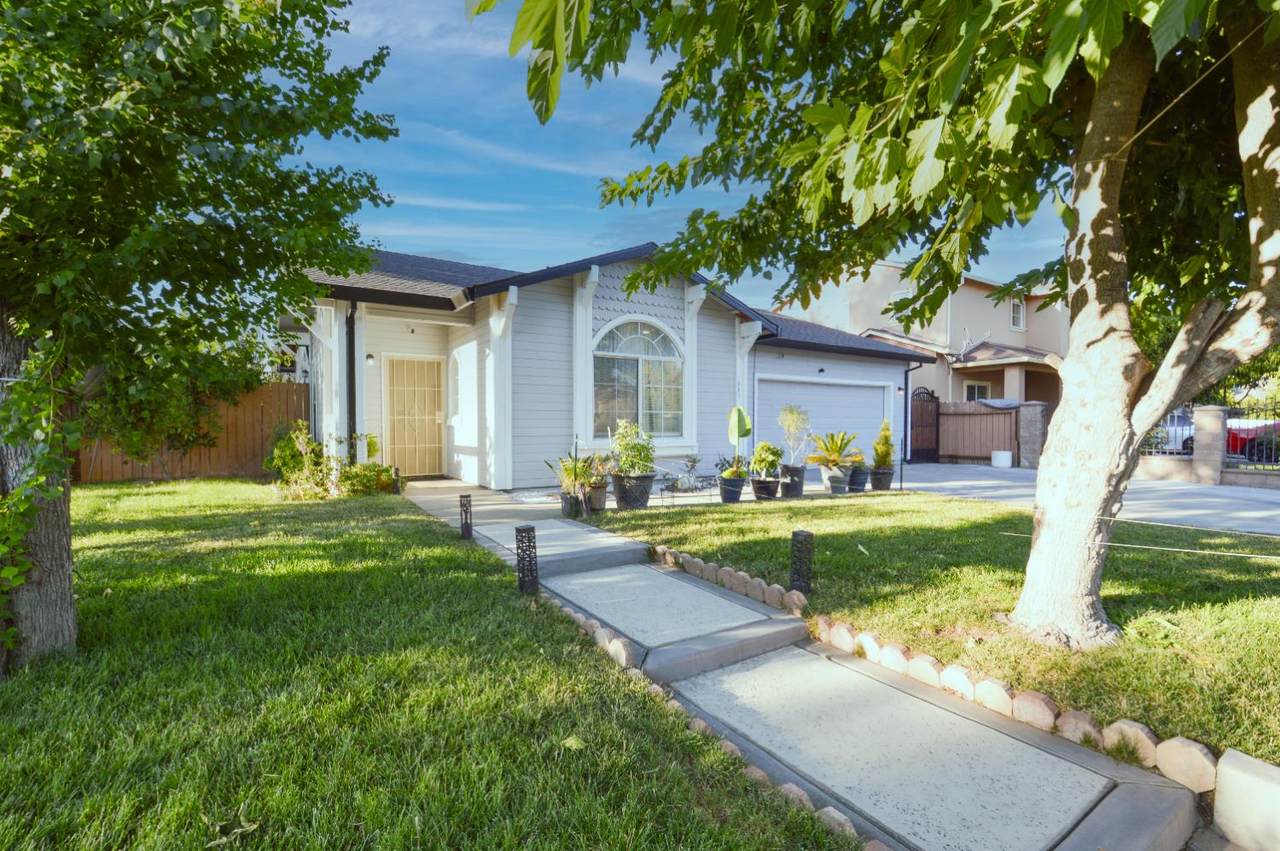 901 Silvano Street - Photo 1