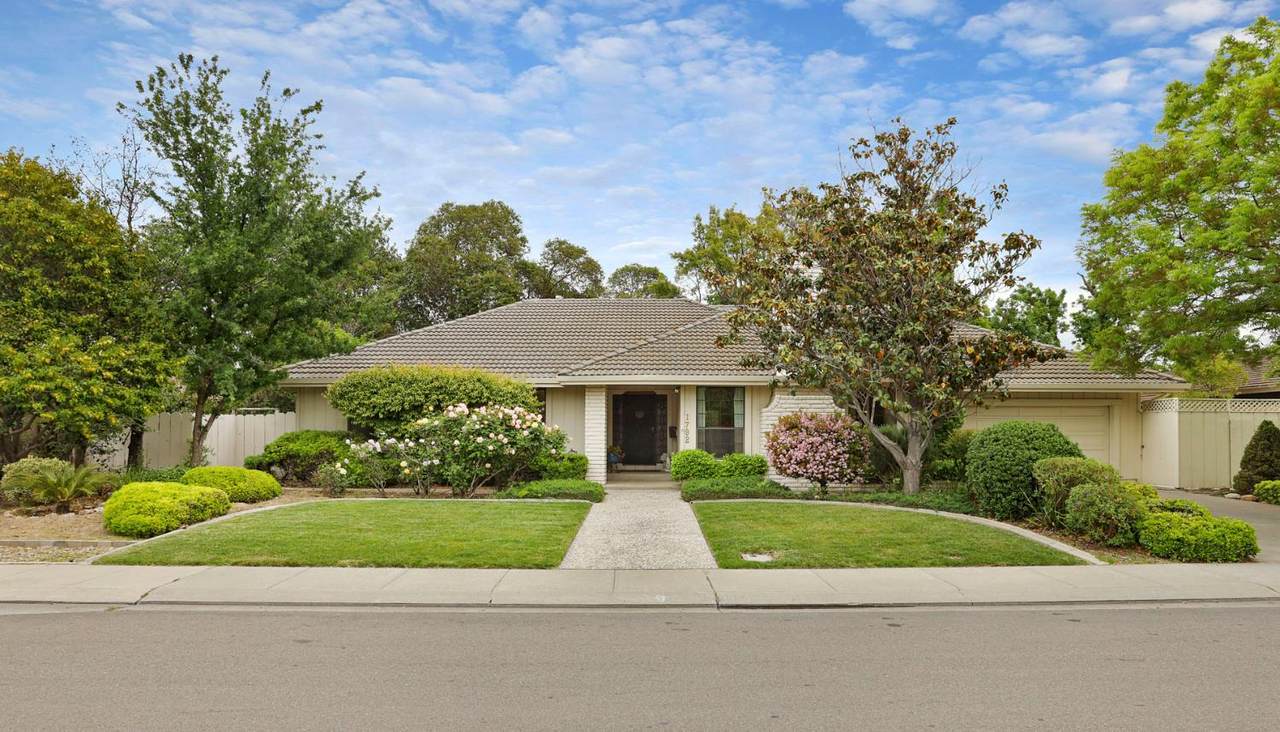 1792 Chester Drive - Photo 1