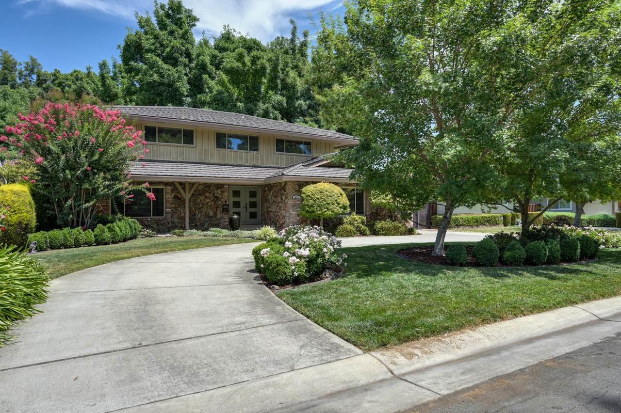 1025 Piedmont Drive - Photo 1