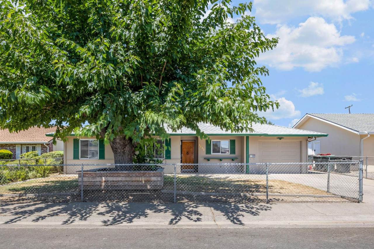 3645 Cummings Way - Photo 1