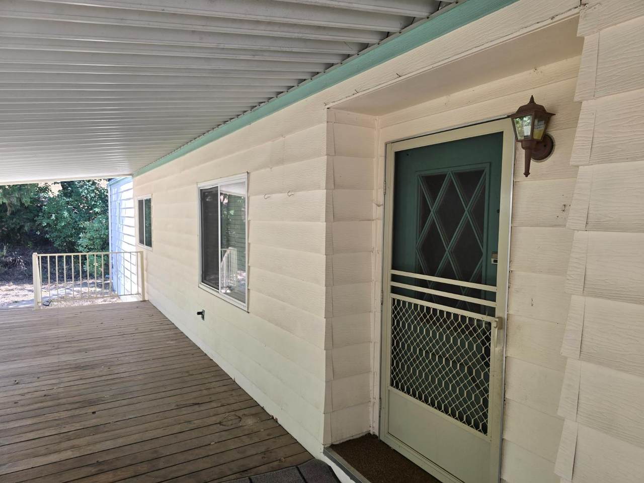 318 Quail Ln - Photo 1