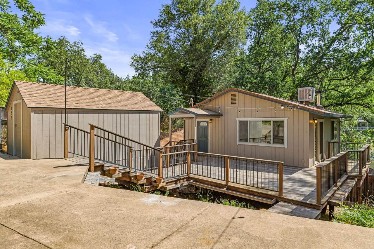 899 Holly Way - Photo 1