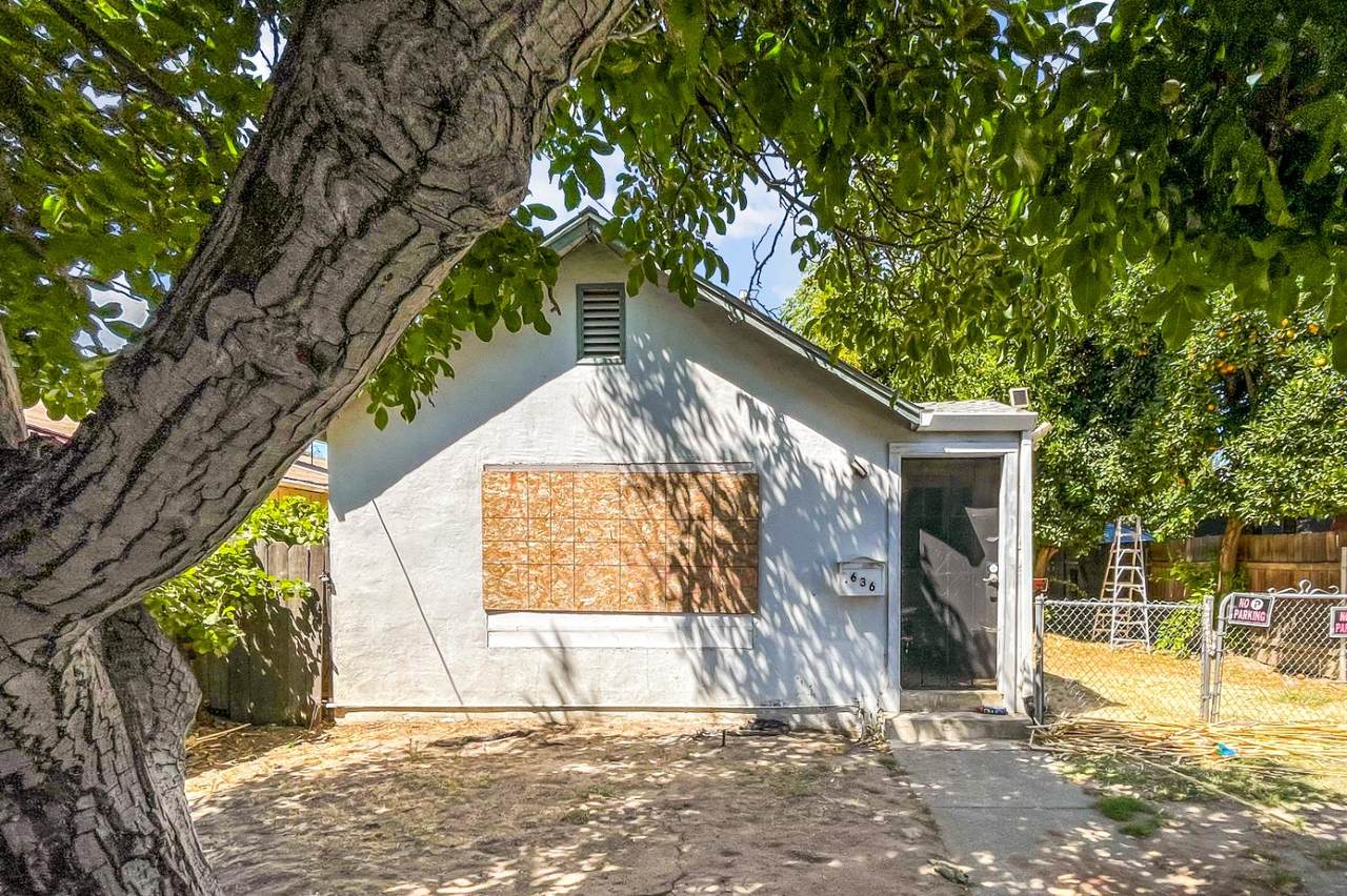636 Andrew Street - Photo 1
