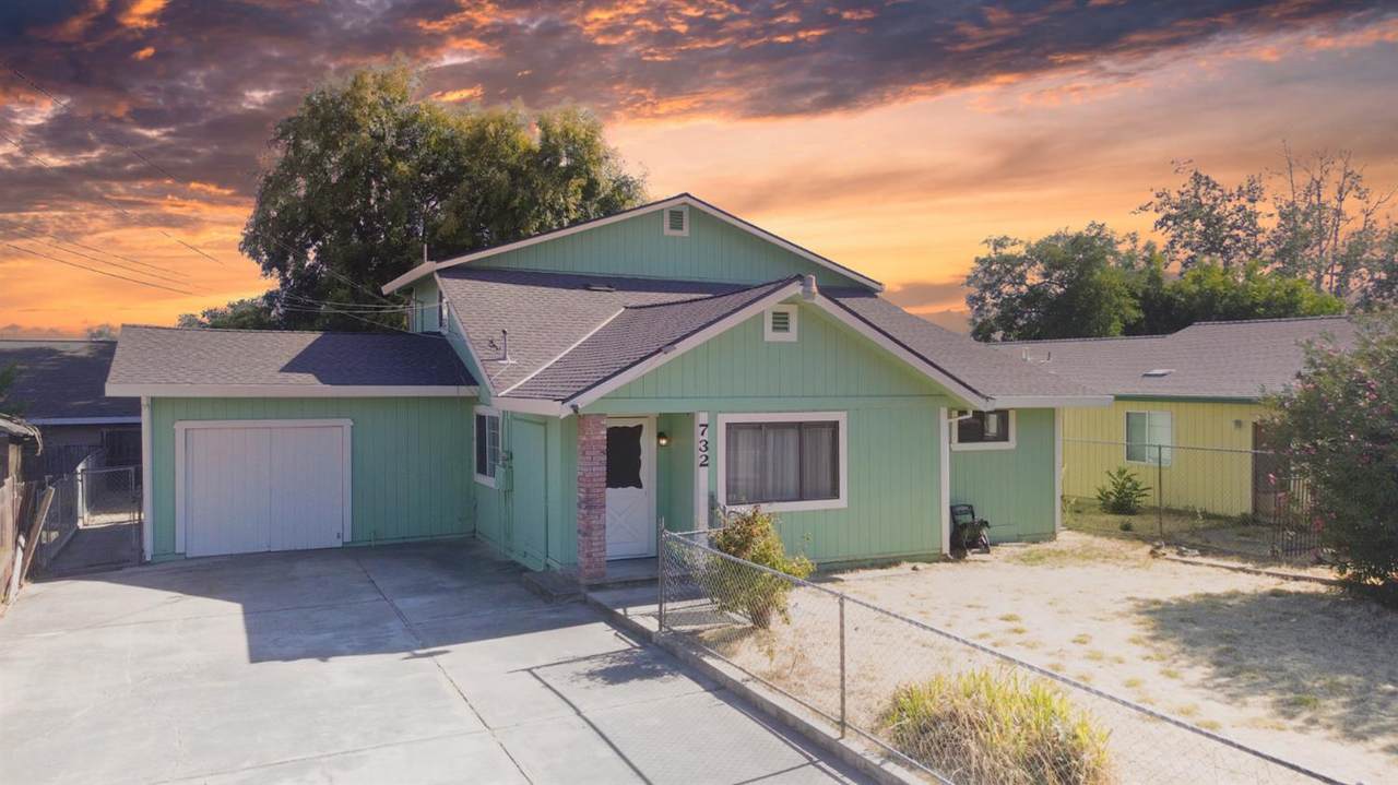732 Santa Ana Avenue - Photo 1