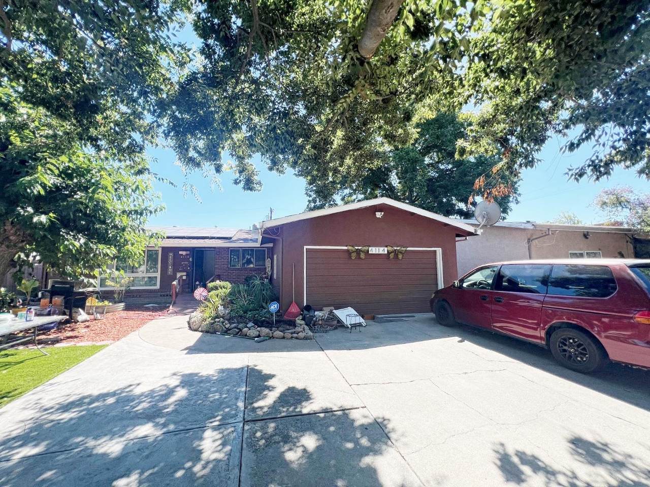 4114 Crown Avenue - Photo 1