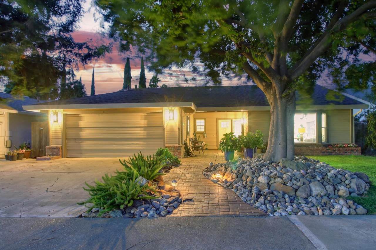 5841 Laguna Trail Way - Photo 1