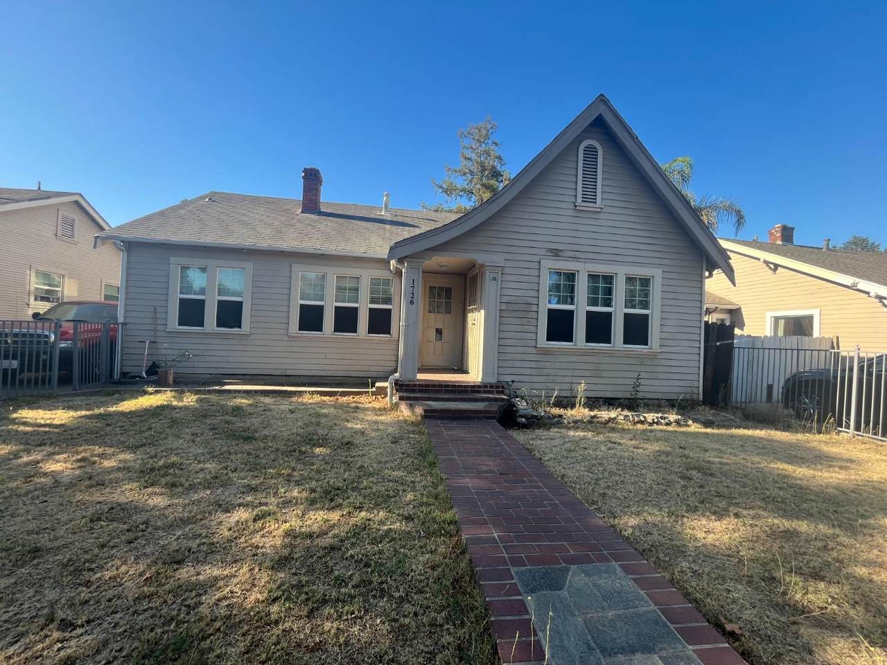1726 Flora Street - Photo 1