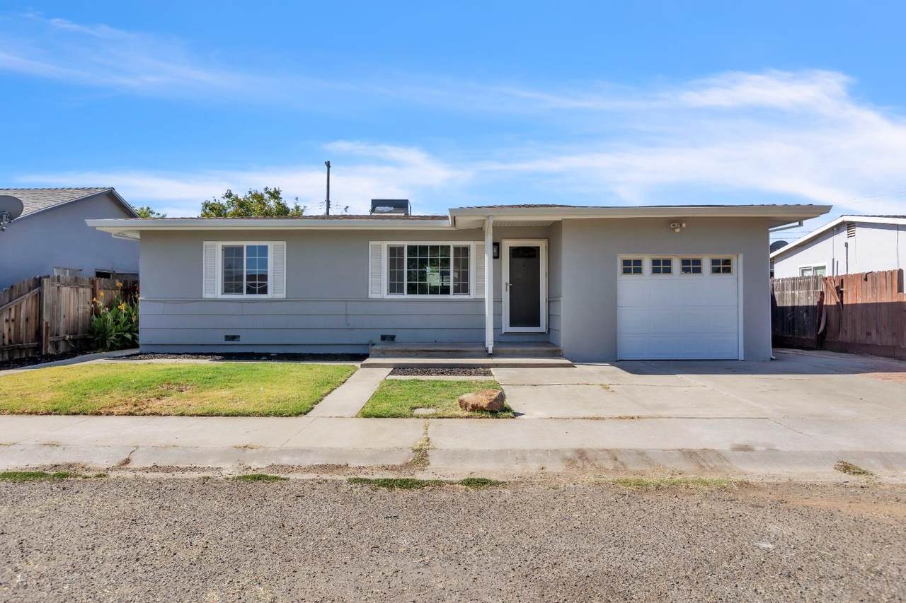 910 Harris Street - Photo 1